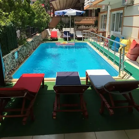 Uc Mevsim Otel