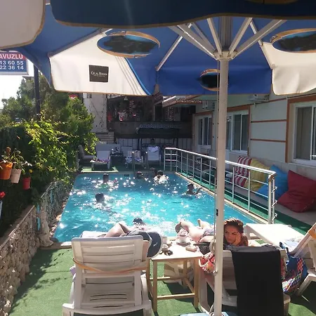 Uc Mevsim Otel 3*