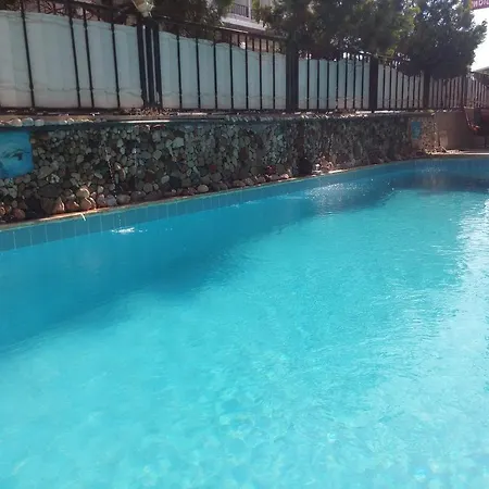 Otel Uc Mevsim