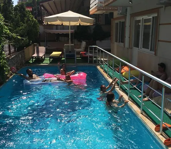 Hotel Uc Mevsim